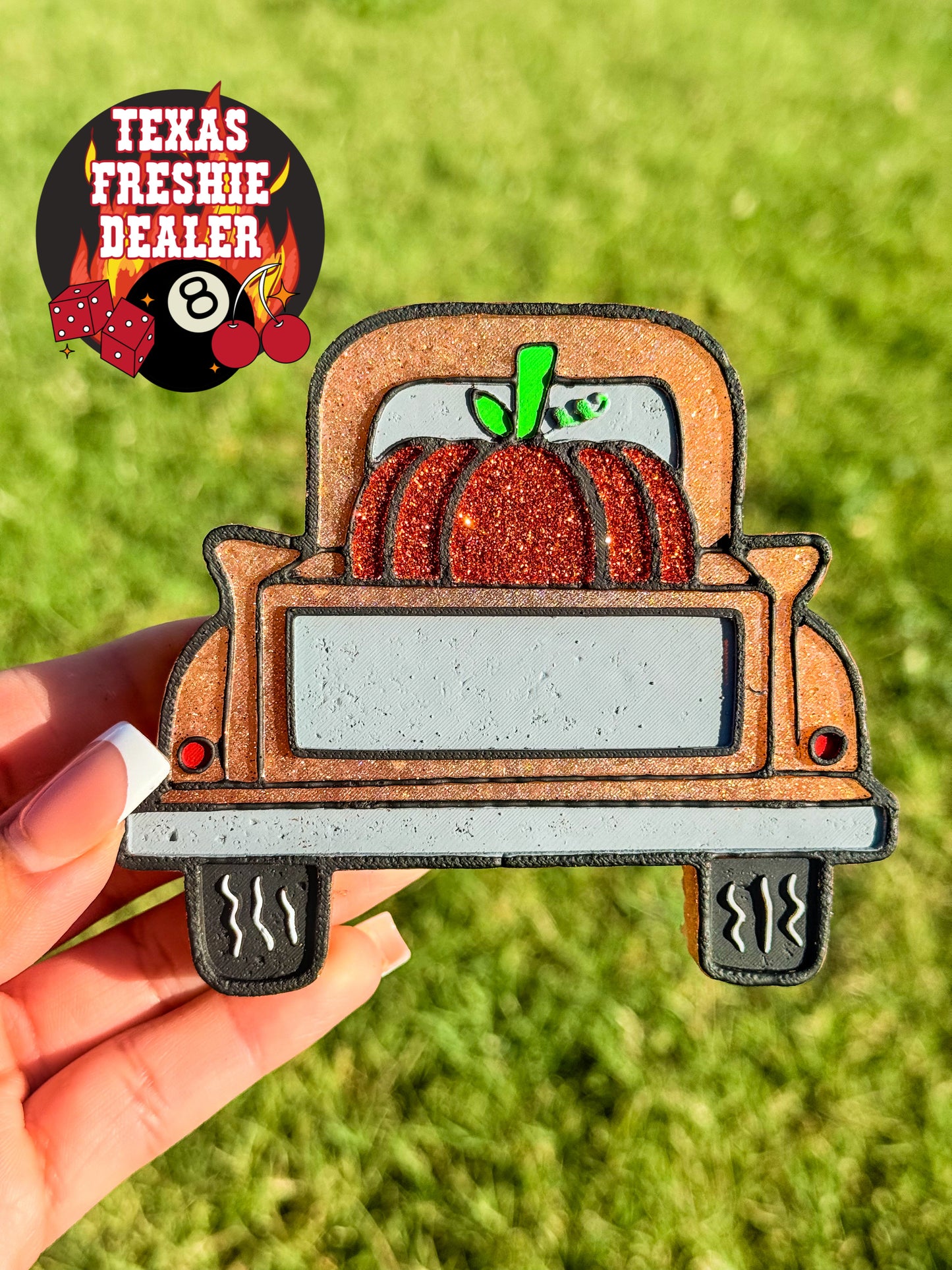 Truck w/Pumpkin